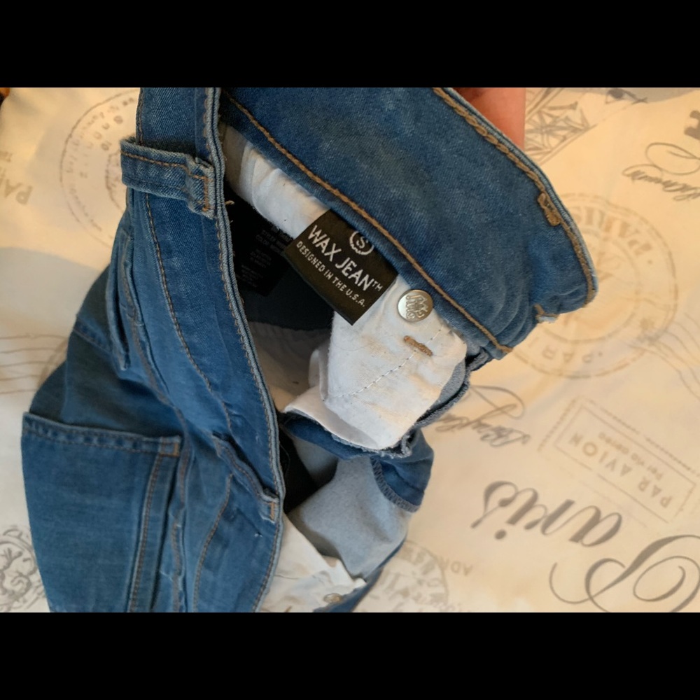 Shorts - Picture 3 of 3